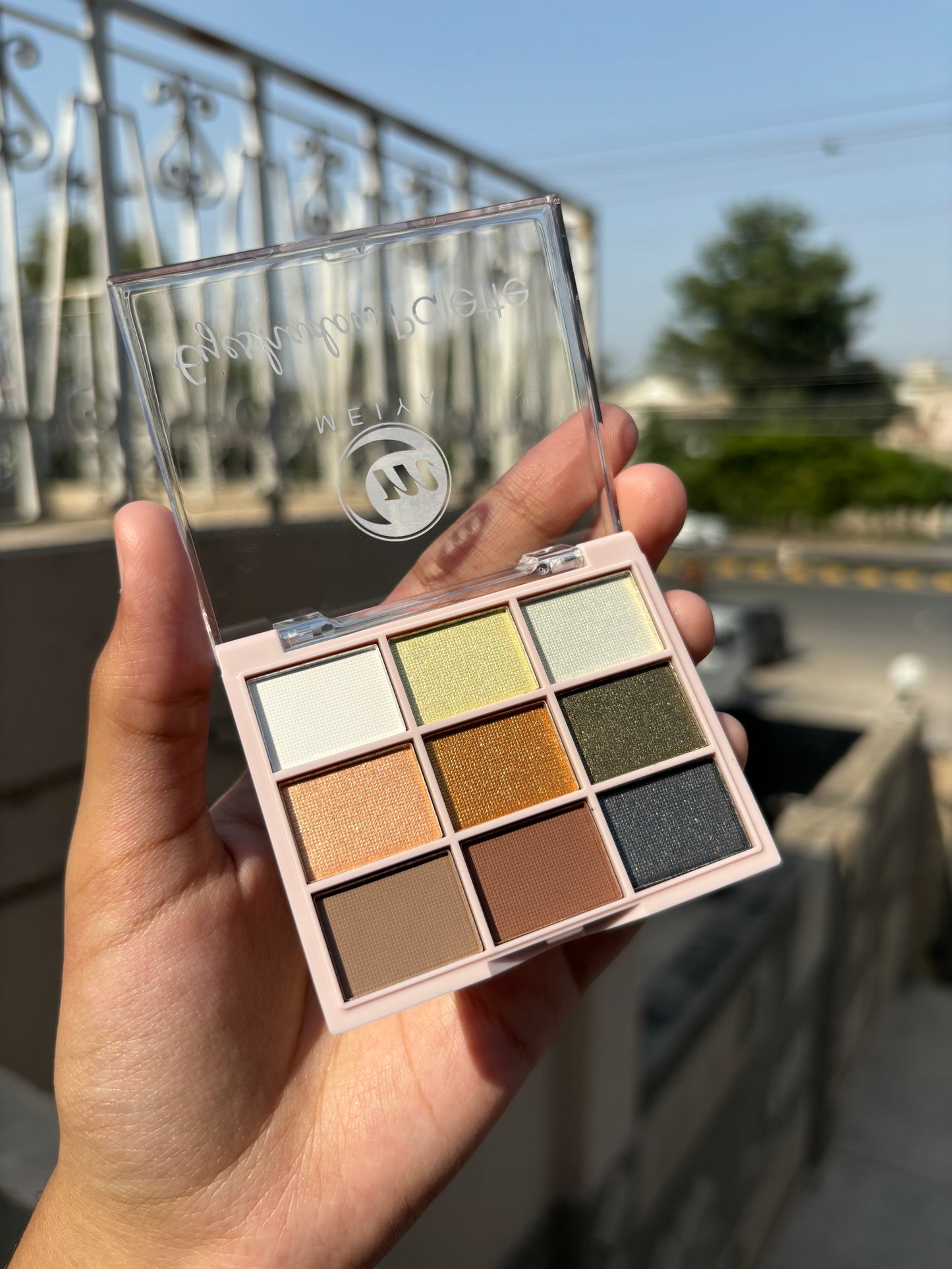 9 Color Eyeshadow Palette