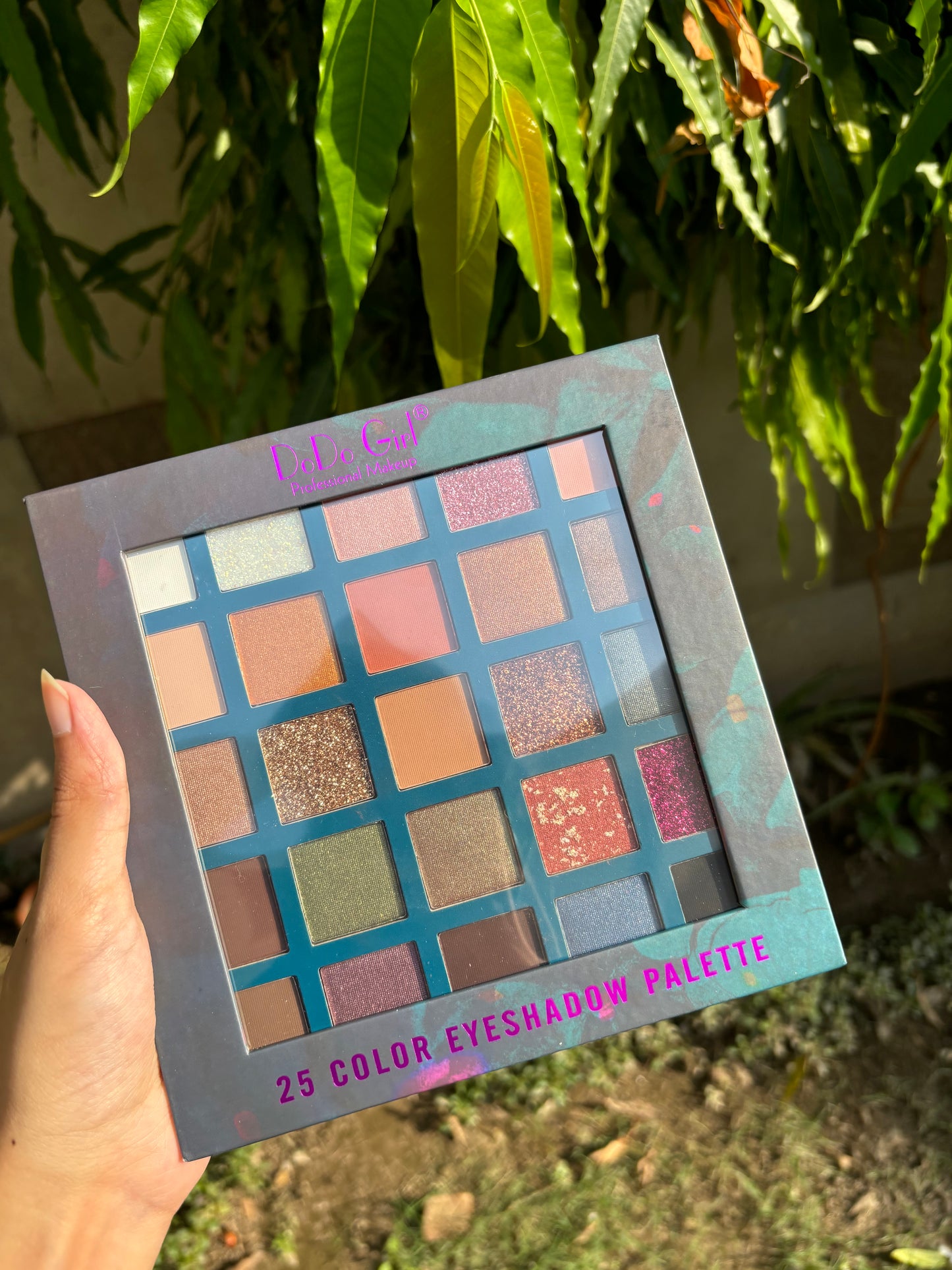 25 Color Eyeshadow Palette