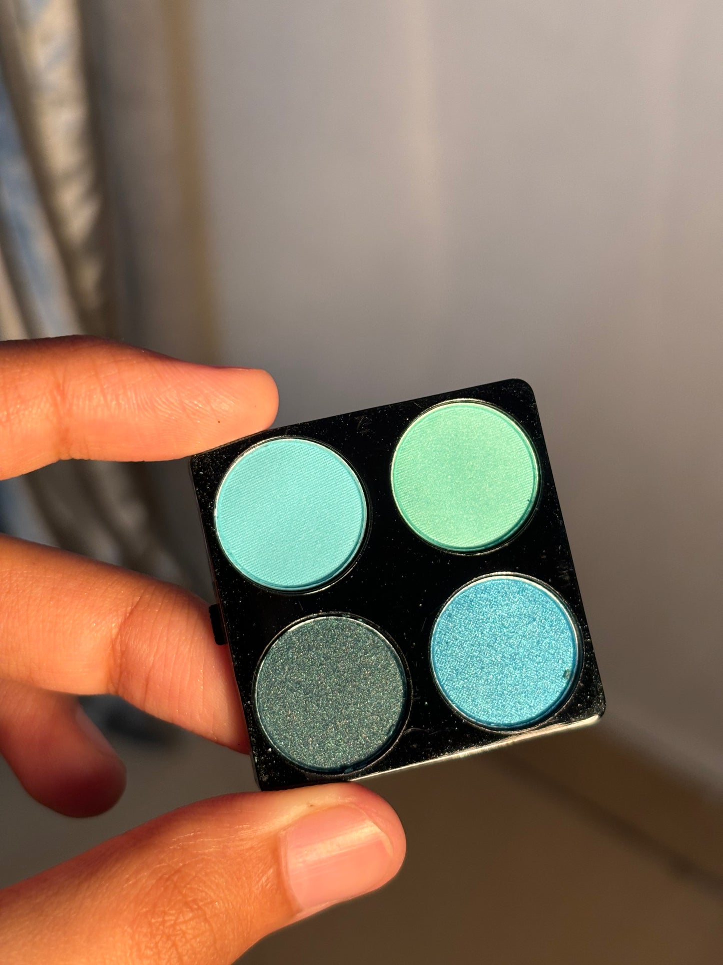 4 Color Eyeshadow Palette