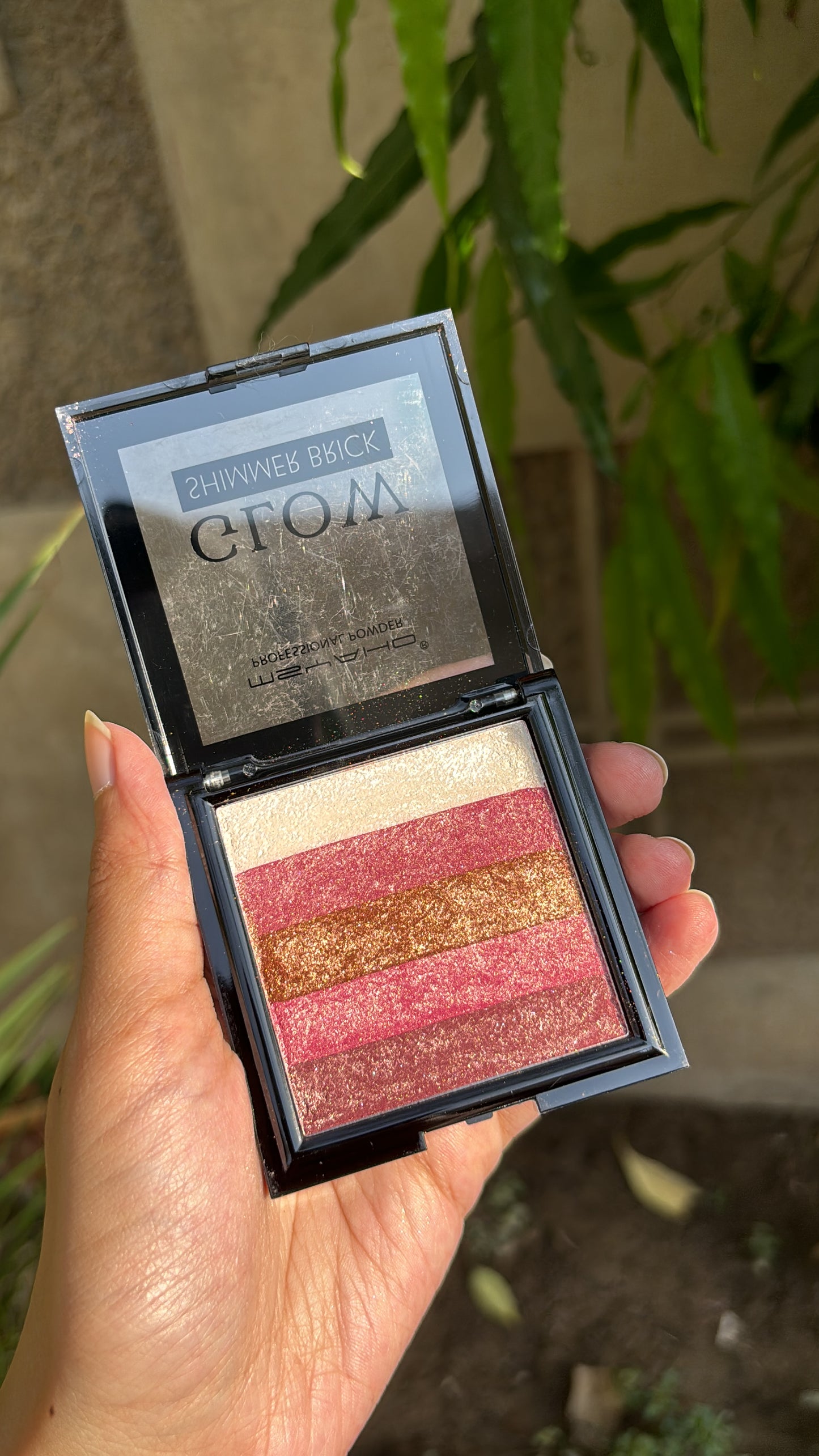 Glow Shimmer Brick Highlighter