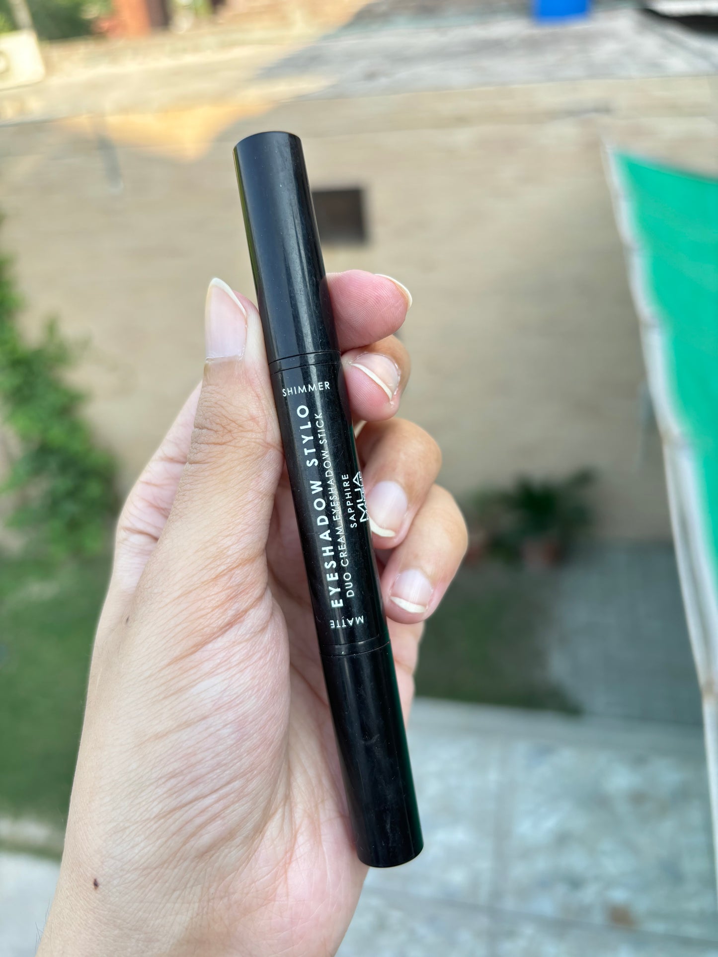 Dual Matte and Shimmer EyeShadow Pencil