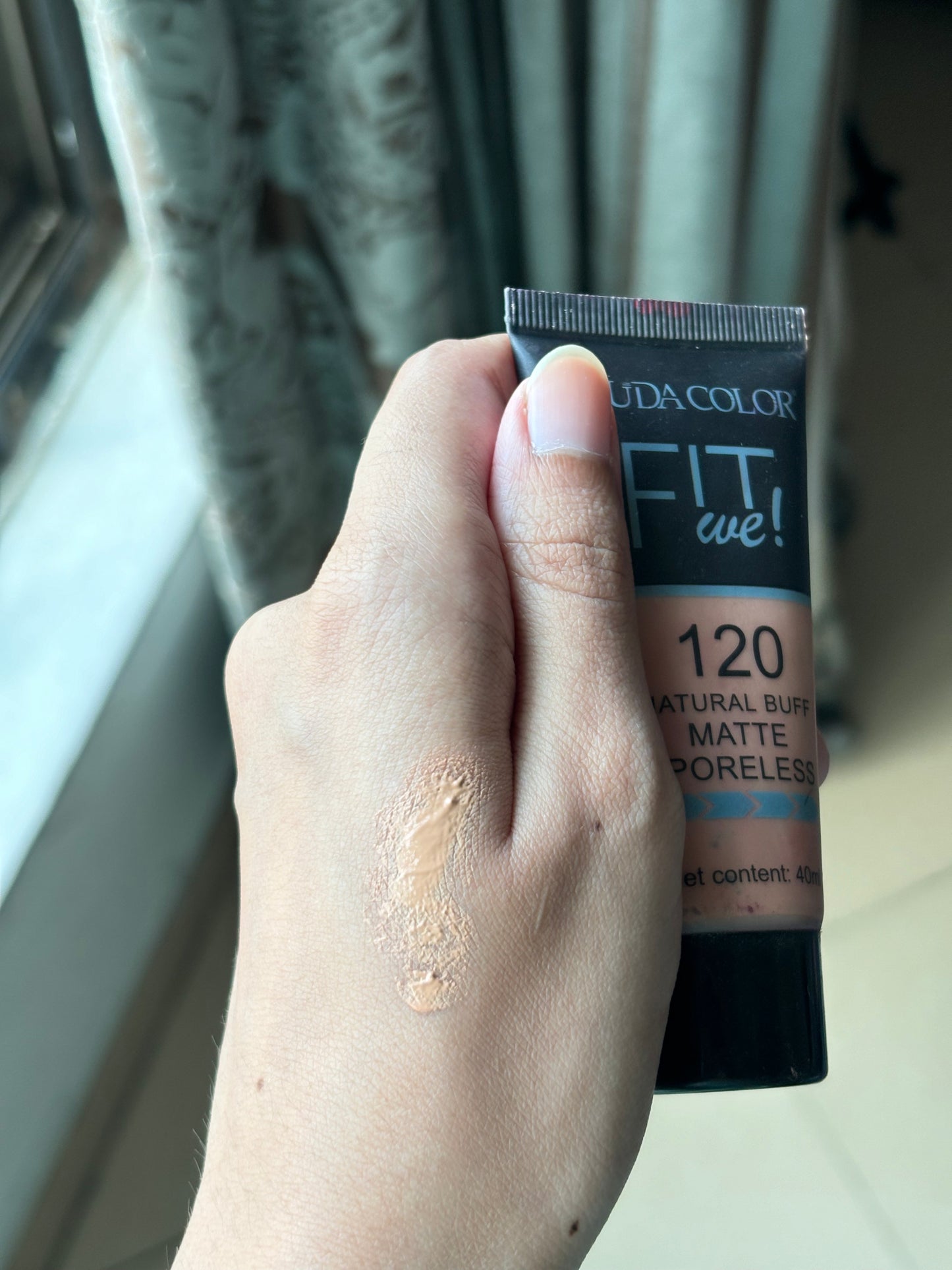 Matte Pore less Foundation