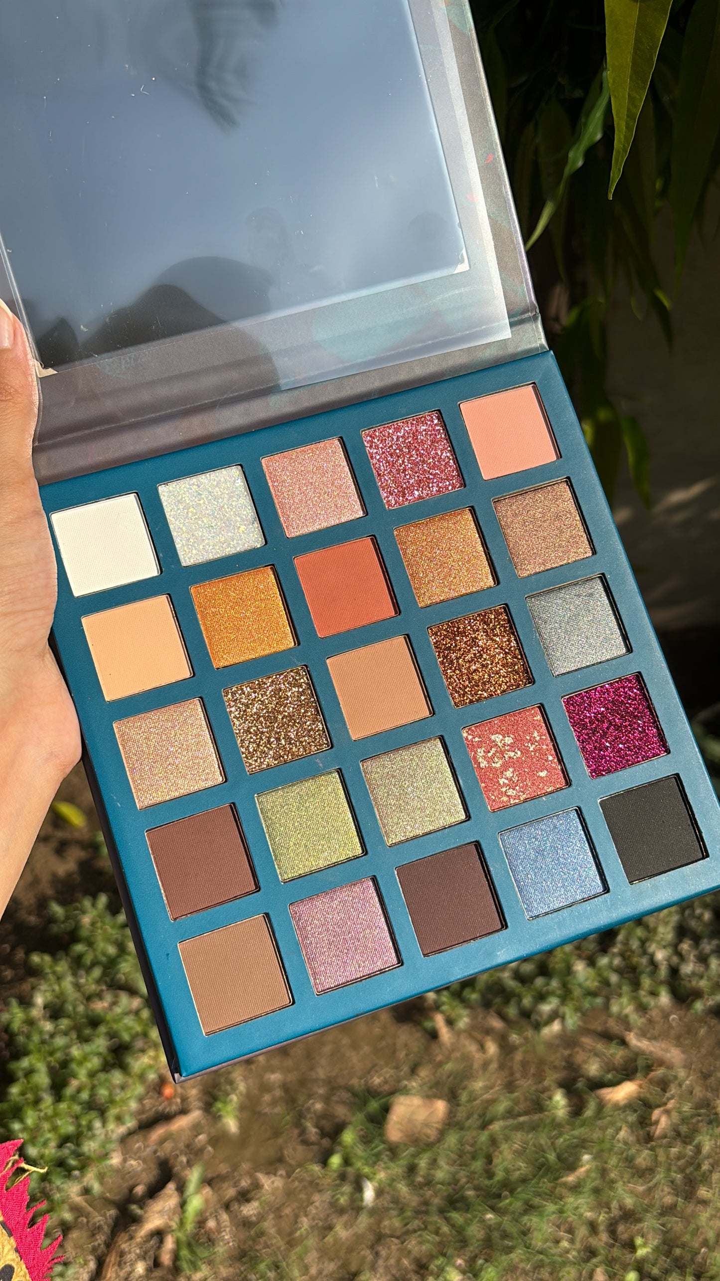 25 Color Eyeshadow Palette