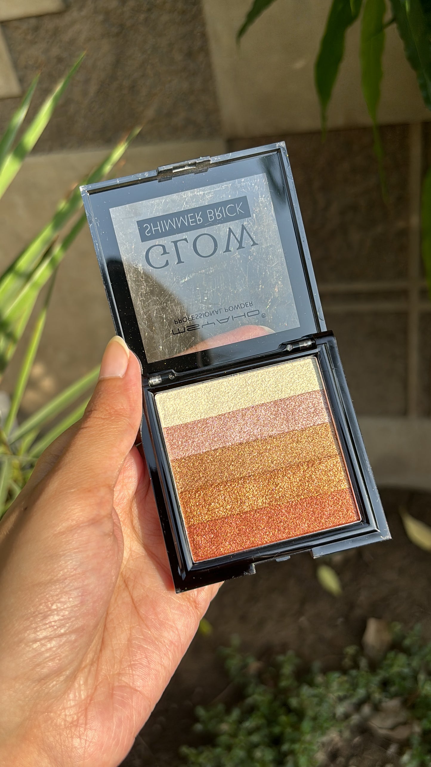 Glow Shimmer Brick Highlighter